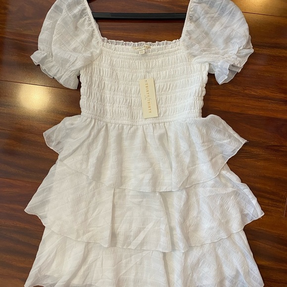 Women’s White Tiered Puff Sleeve midi Dress size medium - Picture 6 of 8